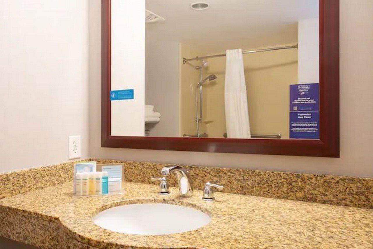 Hampton Inn Вотертаун Екстер'єр фото