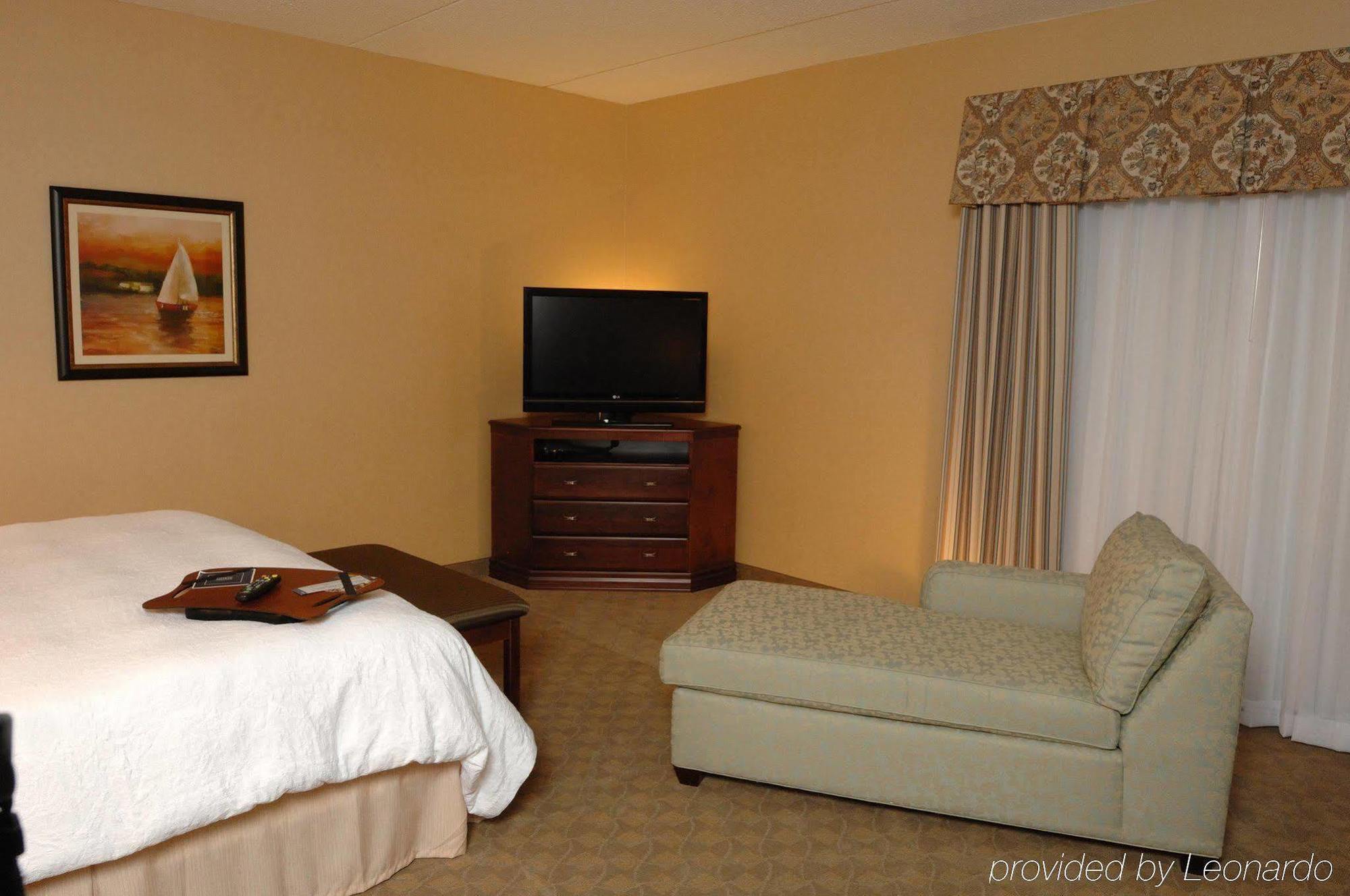 Hampton Inn Вотертаун Екстер'єр фото