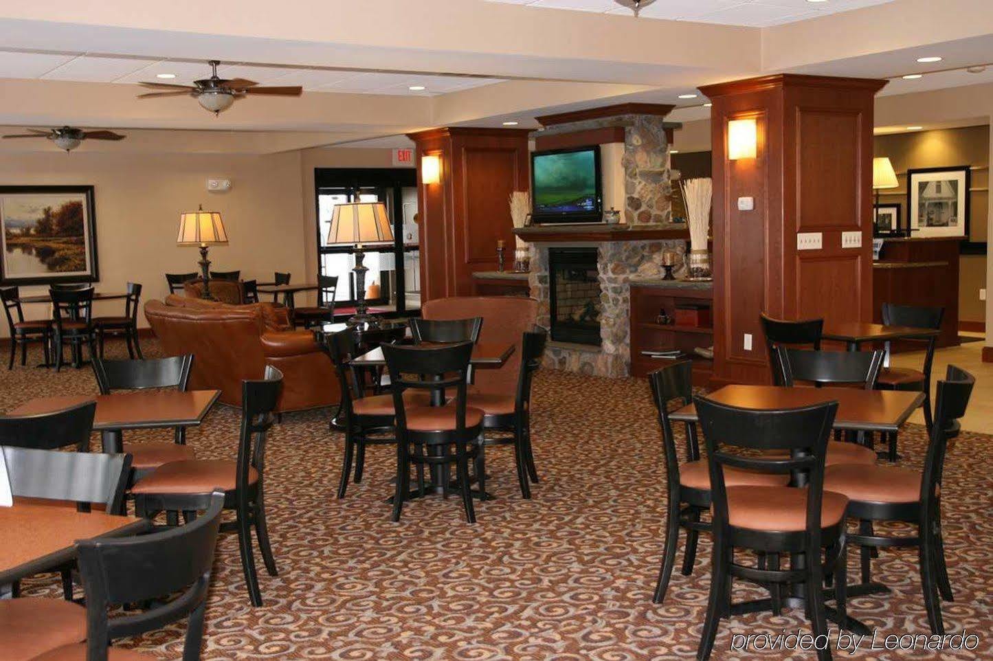 Hampton Inn Вотертаун Екстер'єр фото