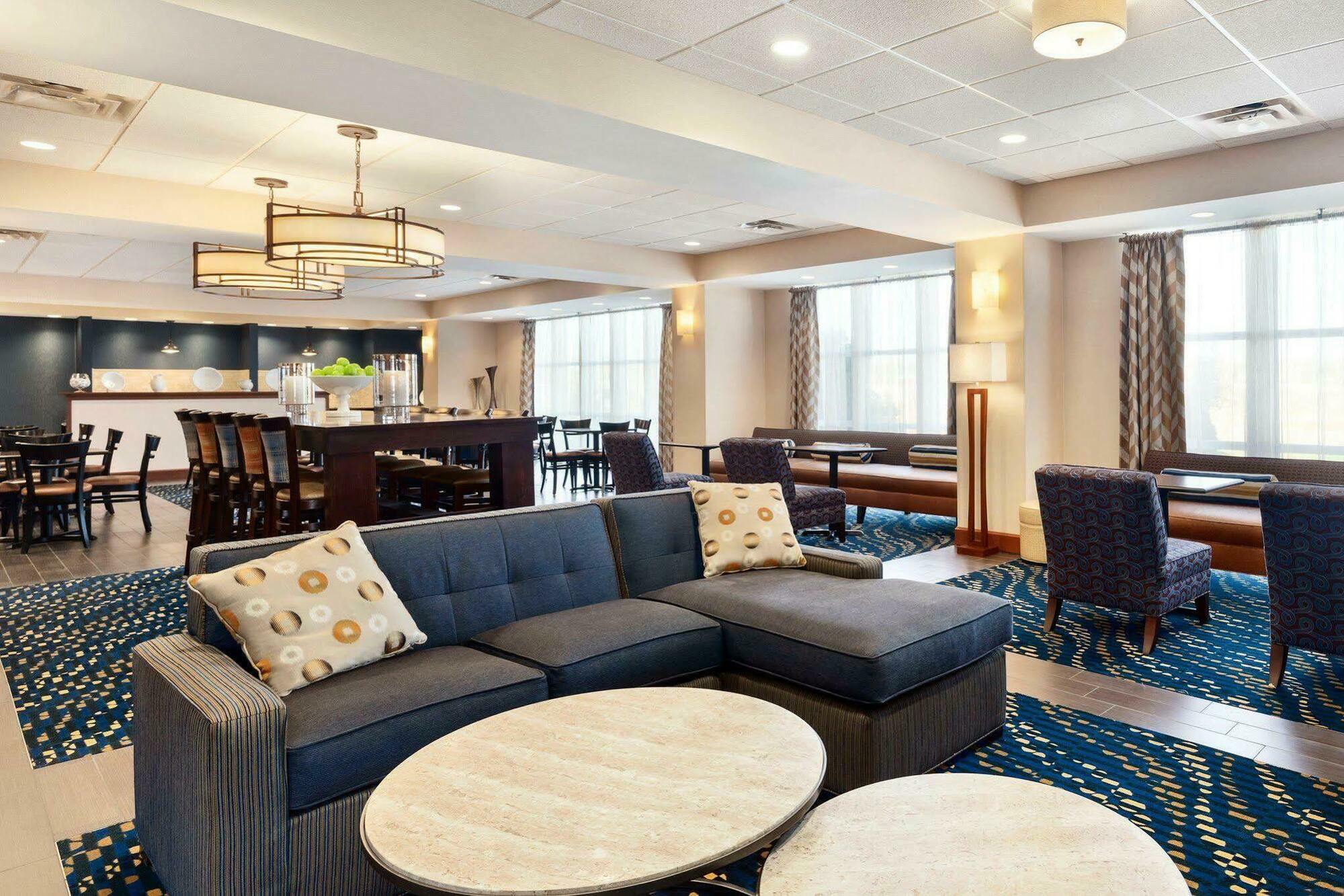 Hampton Inn Вотертаун Екстер'єр фото