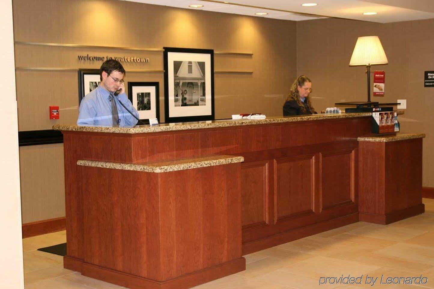 Hampton Inn Вотертаун Екстер'єр фото