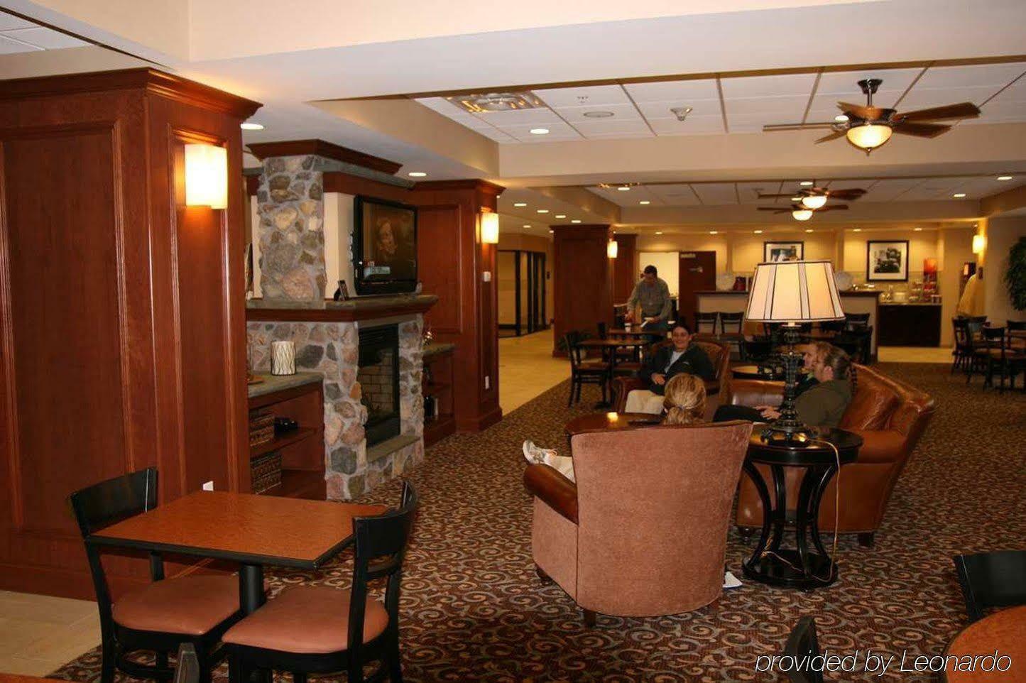 Hampton Inn Вотертаун Екстер'єр фото